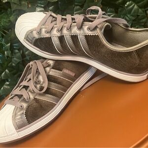 Vintage Y2K Super Rare snakeskin velvet shell toe adidas womens 8.5